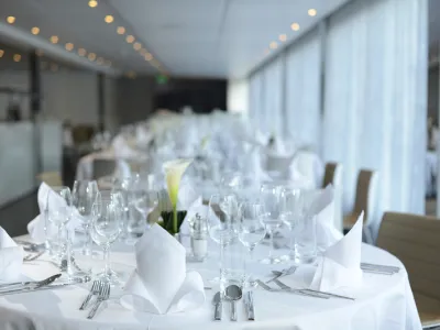 Emerald Star - Dining