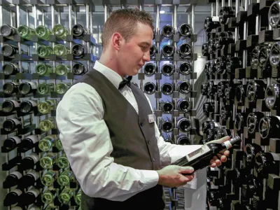 Emerald Star - Dining