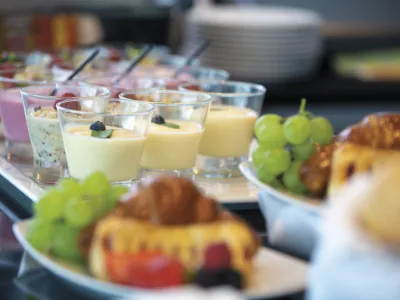 Emerald Star - Dining