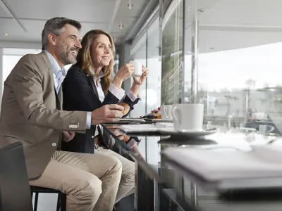 Emerald Star - Dining