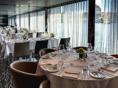 Emerald Radiance - Dining