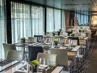 Emerald Radiance - Dining