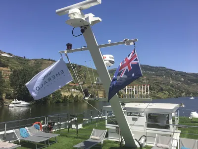 Emerald Radiance - Entertainment