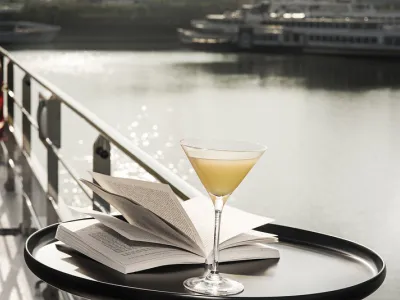 Emerald Star - Entertainment