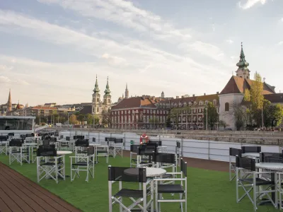 Emerald Sky - Entertainment