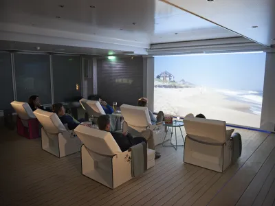 Emerald_Waterways_Star_Ships_Interior_Cinema