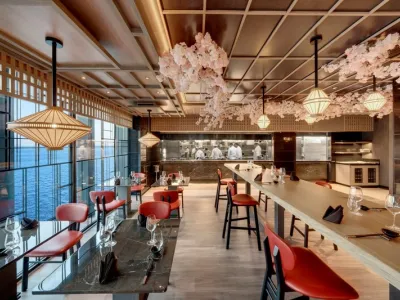 EXPLORA III - Dining