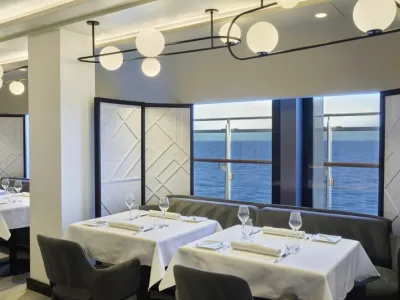 EXPLORA III - Dining