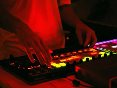 EXPLORA I - Entertainment