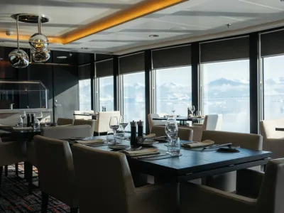 MS Roald Amundsen - Dining