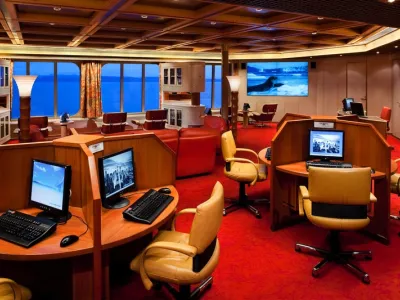 Zaandam - Entertainment