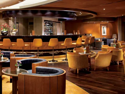 Holland_America_Line_Nieuw_Amsterdam_Interior_Ocean_Bar