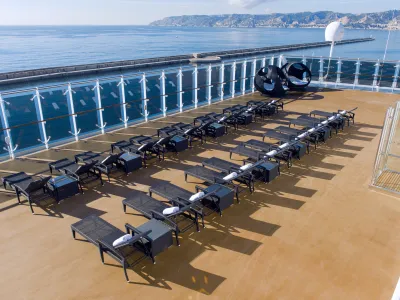 MSC_Cruises_MSC_Lirica_Swimming_Pools___Pool_Deck_2