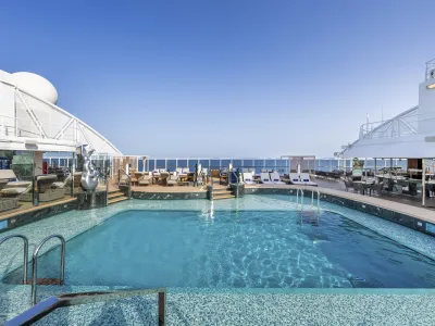 MSC_Cruises_MSC_Seashore_MSC_Yacht_Club_Pool_deck_2