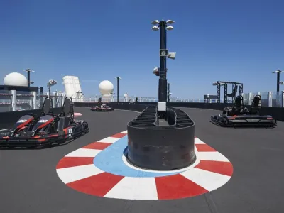 Norwegian Joy - Entertainment