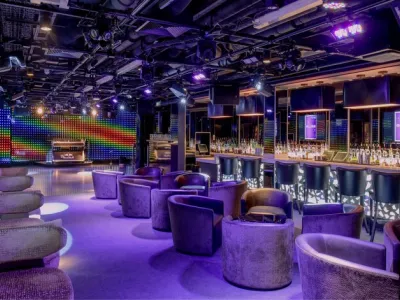 Norwegian Breakaway - Entertainment