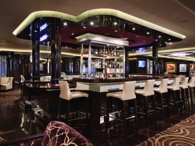 Norwegian Breakaway - Entertainment