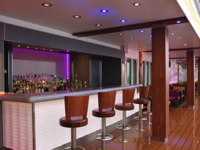 Norwegian Breakaway - Entertainment