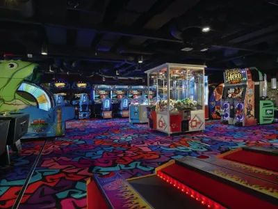 Norwegian Breakaway - Entertainment