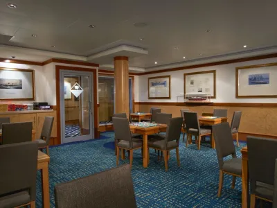 Norwegian Gem - Entertainment