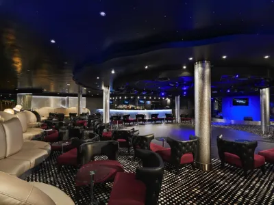 Norwegian Jade - Entertainment