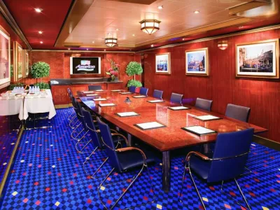 Norwegian Jade - Entertainment