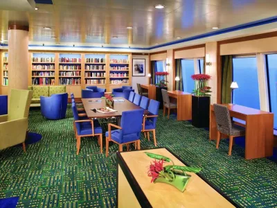 Norwegian Jade - Entertainment