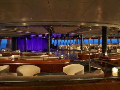 Norwegian Jade - Entertainment