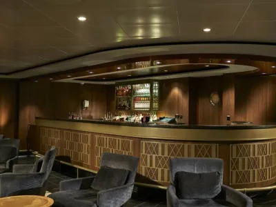 Norwegian Jade - Entertainment