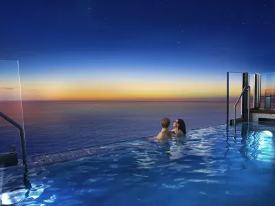 Norwegian Luna - Entertainment