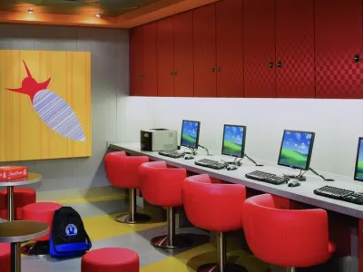 Norwegian Pearl - Kids & Teens