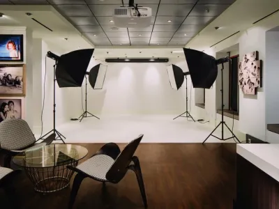 Norwegian Breakaway - Entertainment