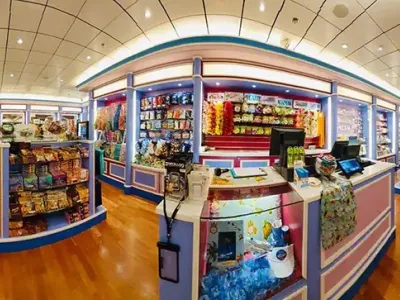 Pride of America - Entertainment