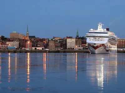 Norwegian Jewel - Enrichment