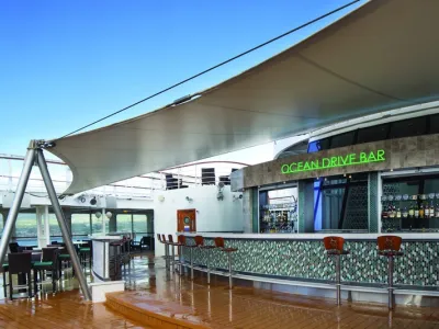 Pride of America - Entertainment