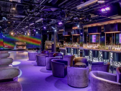 NCL_Norwegian_Breakaway_Bliss_Ultra_Lounge