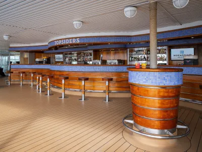 NCL__Norwegian_Sky__Topsiders_Bar