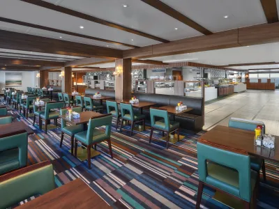 NCL__Norwegian_Spirit__Garden_Cafe_1