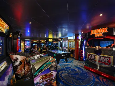 NCL__Norwegian_Sun__Video_Zone_Arcade