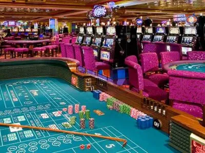 Norwegian Jade - Entertainment