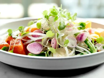 Norwegian_Cruise_Line_Norwegian_Bluss_Savor