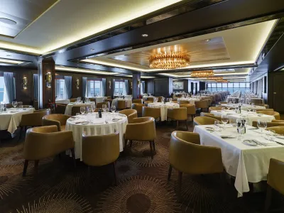 Norwegian_Cruise_Line__Norwegian_Bliss_Cagney_s_Steakhouse_01