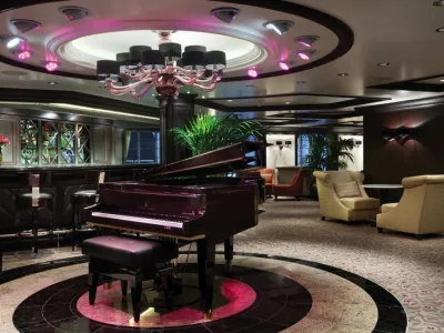 Oceania Insignia - Entertainment