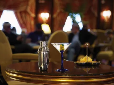 Oceania Insignia - Entertainment