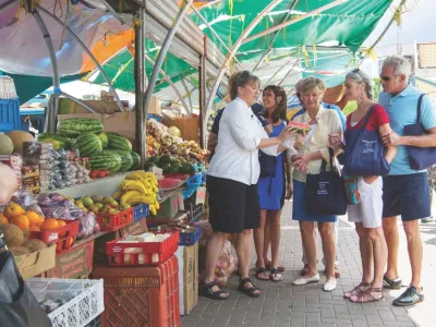 Oceania Riviera - Enrichment