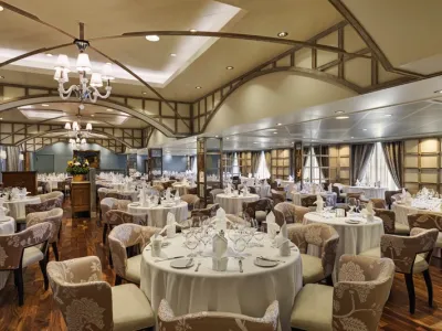 Oceania Riviera - Dining