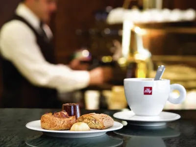 Oceania Insignia - Entertainment