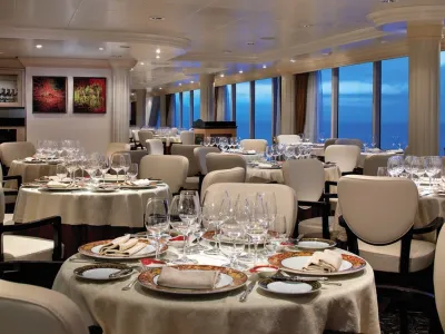 Oceania Insignia - Dining