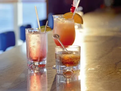 Oceania Insignia - Entertainment