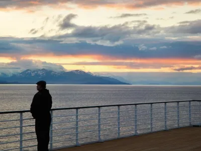 Oceania Nautica - Entertainment